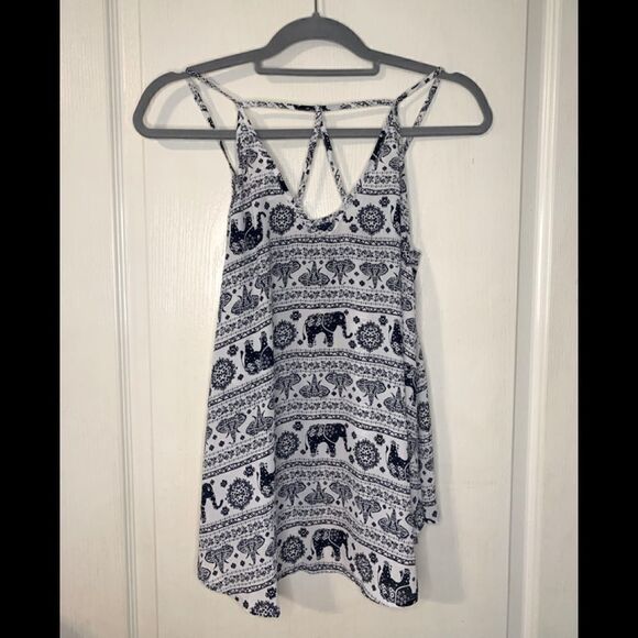Sienna Sky blue and white elephant print  tank size S - Picture 1 of 6